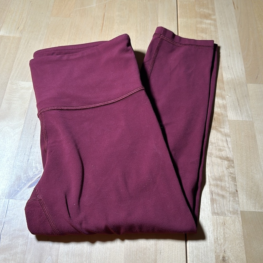 Athleta Burgundy Red Cropped Leggings / Tights